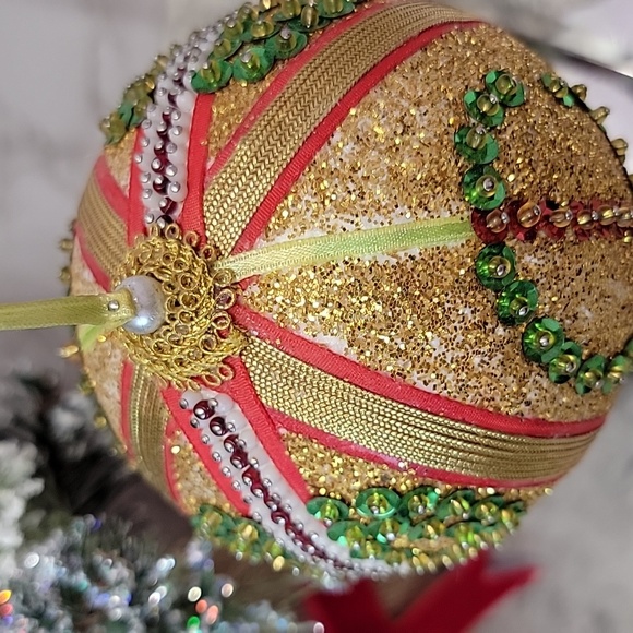 Large Handmade Vintage Beaded Christmas ornament - Picture 4 of 7